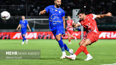 تا دقیقه ۴۵؛ پرسپولیس صفر – استقلال صفر؛ پنالتی برای سرخپوشان