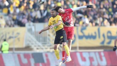 دو بازیکن سپاهان در برابر پرسپولیس باید اخراج می‌شدند؟