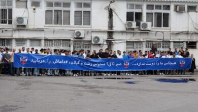 بنر غم‌انگیز هواداران تیم ایرانی؛ هیچ‌کس ما را دوست ندارد!