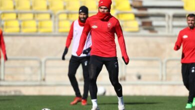 وینگر ازبکستانی پرسپولیس تمدید می کند