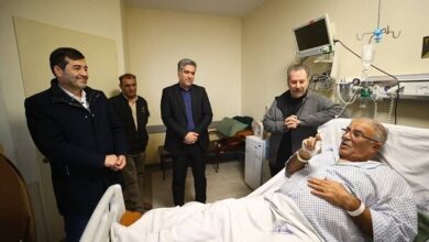 عیادت وزیر ورزش از پیشکسوت فوتبال ایران