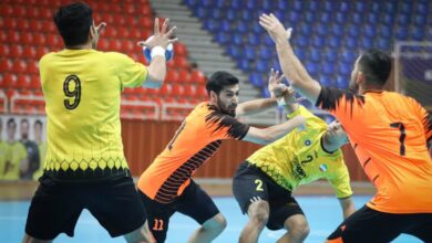 سپاهان دربی نصف جهان را برد و صدرنشین شد