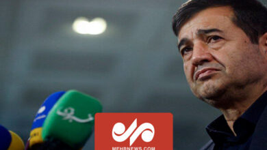 وزیر ورزش: چرا دختر ۱۵ ساله من باید موقع بازگشت