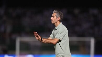 جباری روی مواضع اش ماند
