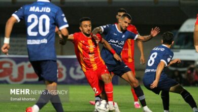 گلزن گل‌گهر به پرسپولیس: هواداران به مادر فوت شده‌ام توهین نکنند