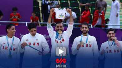 احمدعباسی با لباس فرزندش جشن طلایی گرفت