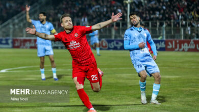 لیگ برتر فوتبال – تراکتور و چادرملو اردکان