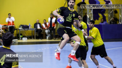 هفته نهم رقابت های لیگ برتر هندبال صدرنشینی تیم کرمان پایان یافت