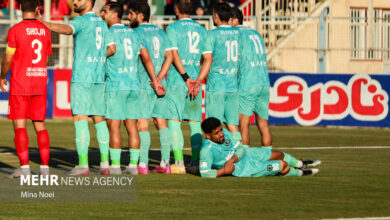 لیگ برتر فوتبال – تراکتور و پیکان