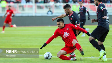 نظر کارشناس داوری در مورد صحنه های جنجالی بازی تراکتور و پرسپولیس نظر کارشناس داوری در مورد صحنه های جنجالی بازی تراکتور و پرسپولیس