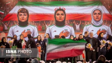 دختران فوتبال ایران در آغوش تهرانی ها آرام گرفتند + ببینید